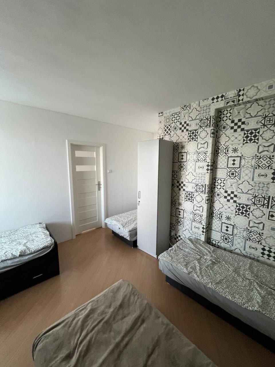 Hostel „U Sashka” วอร์ซอ ภายนอก รูปภาพ