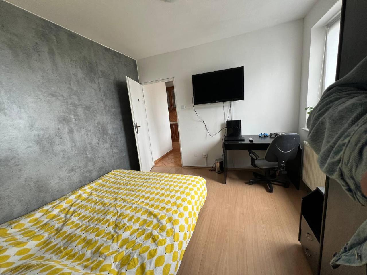Hostel „U Sashka” วอร์ซอ ภายนอก รูปภาพ
